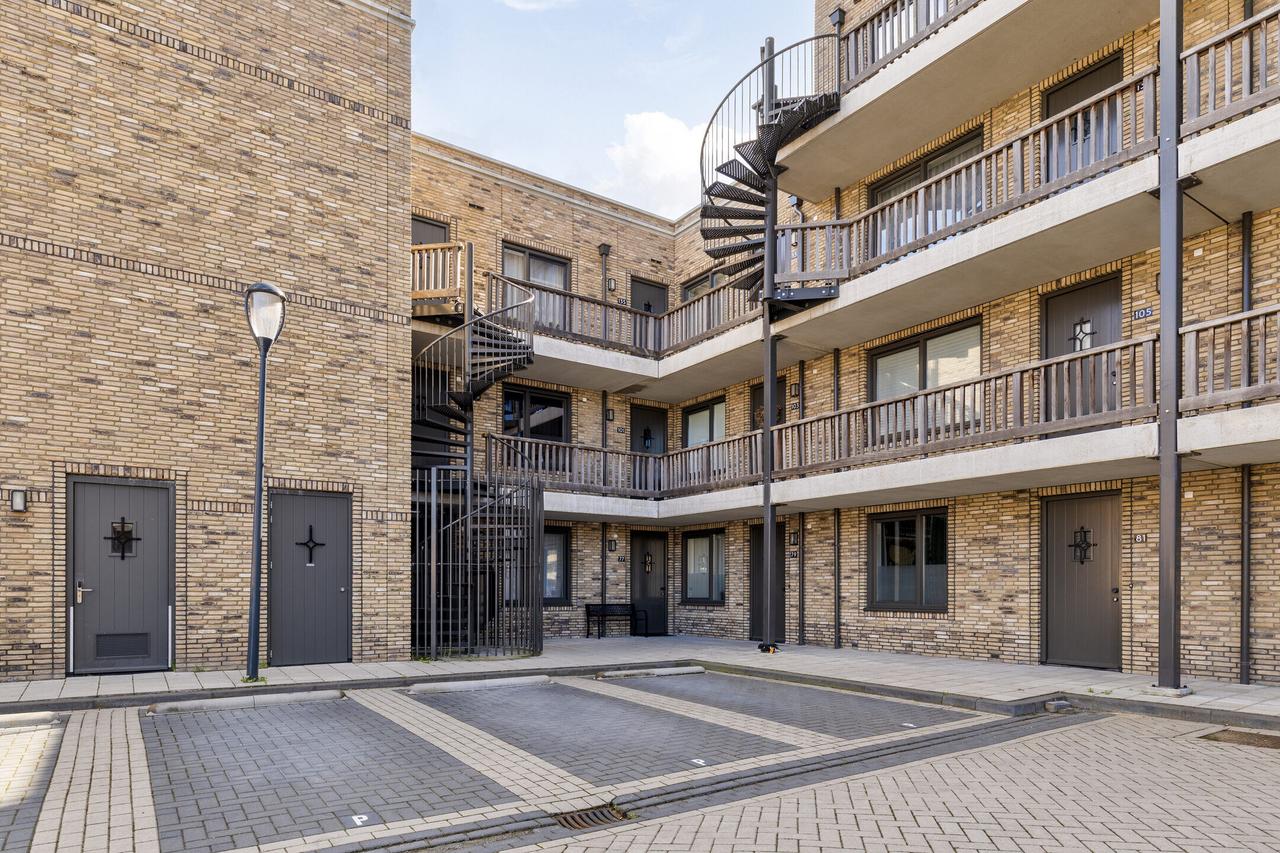 Modern A++ apartment with balcony in Hoofddorp - Image 12