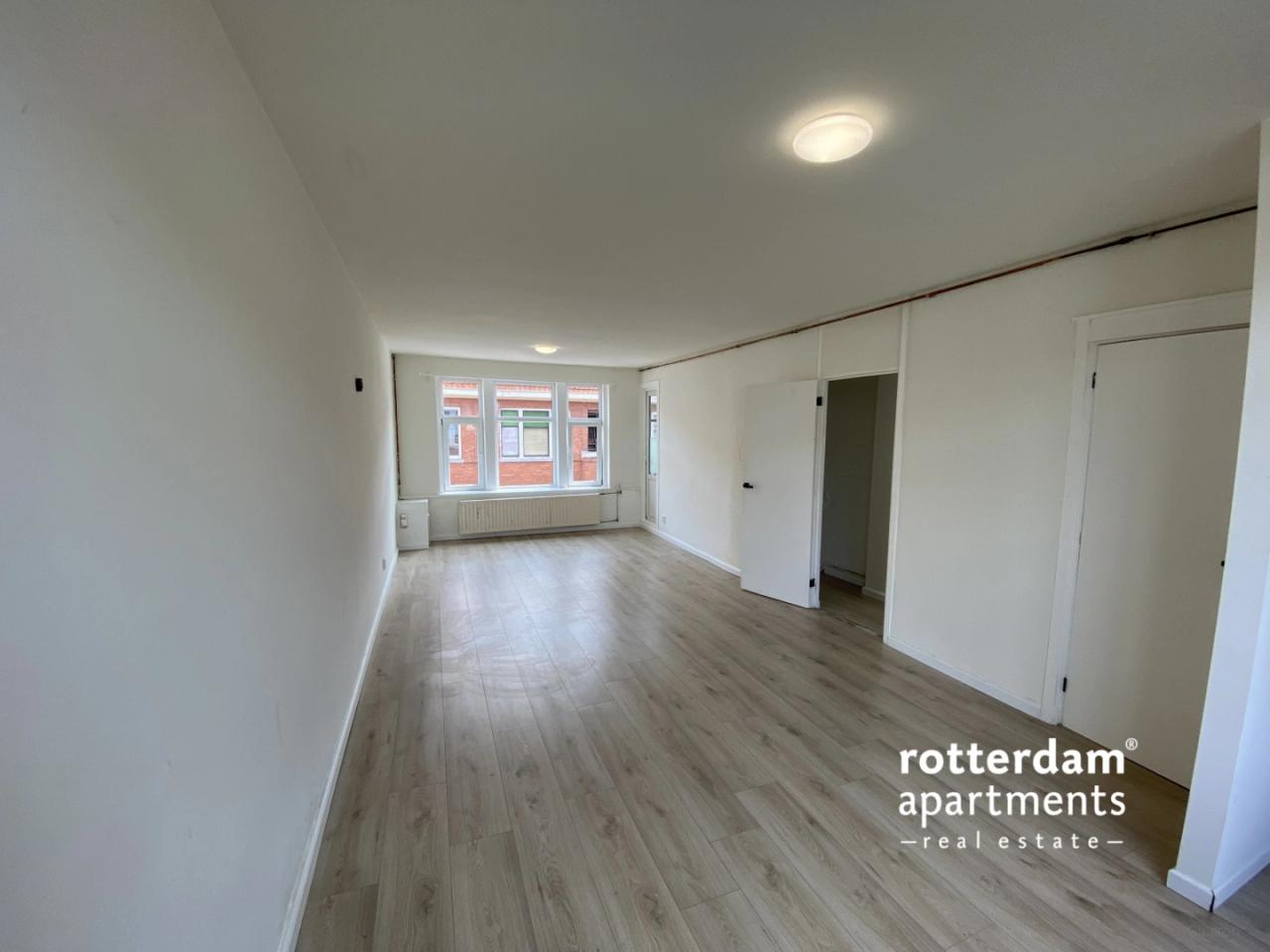 Room with Shared Balcony in Schiedam - Image 3