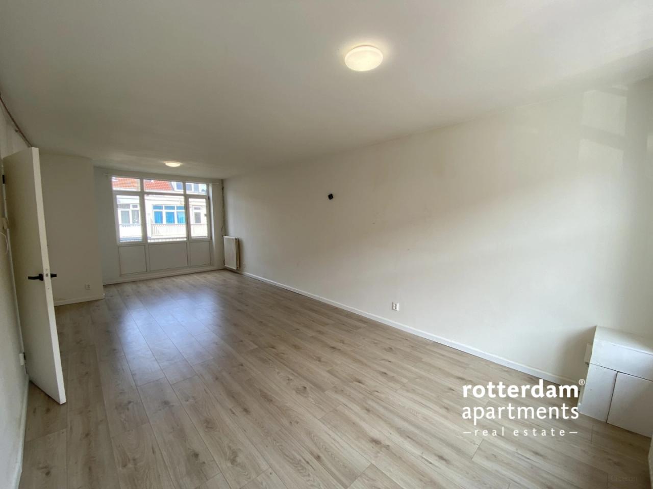 Room with Shared Balcony in Schiedam - Image 4