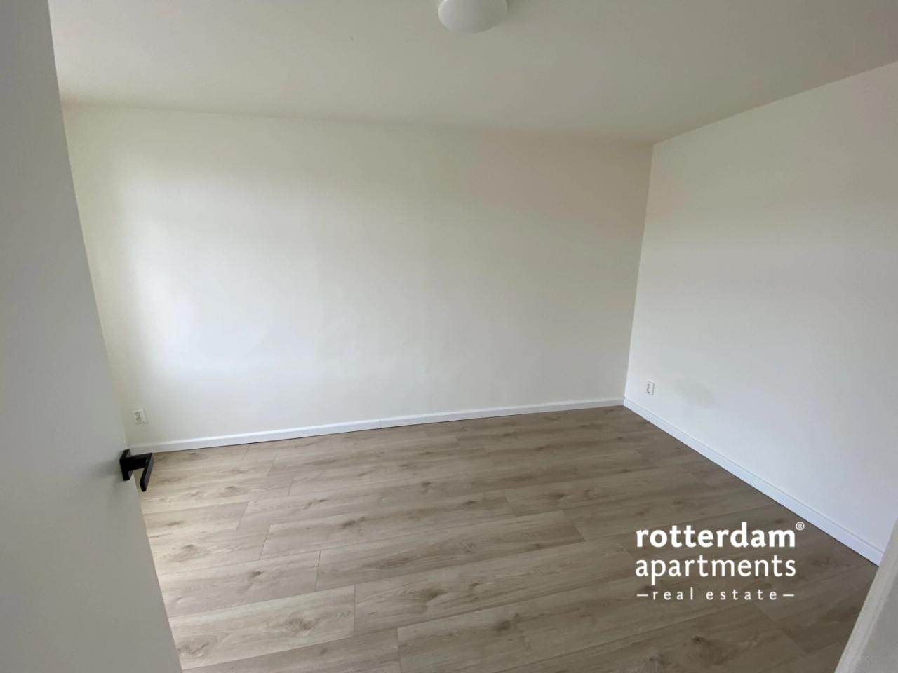 Room with Shared Balcony in Schiedam - Image 9