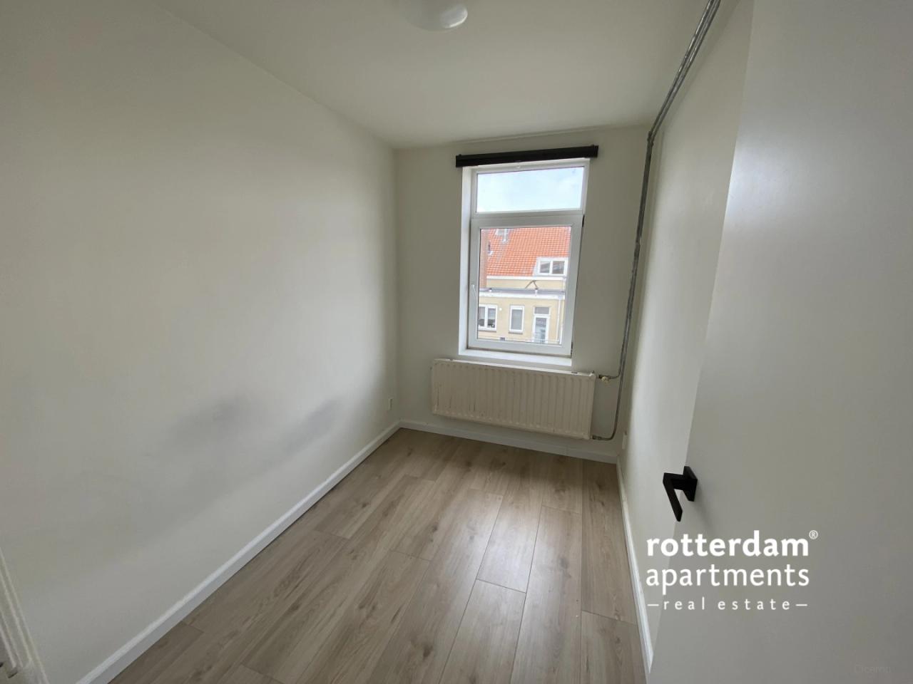 Room with Shared Balcony in Schiedam - Image 14