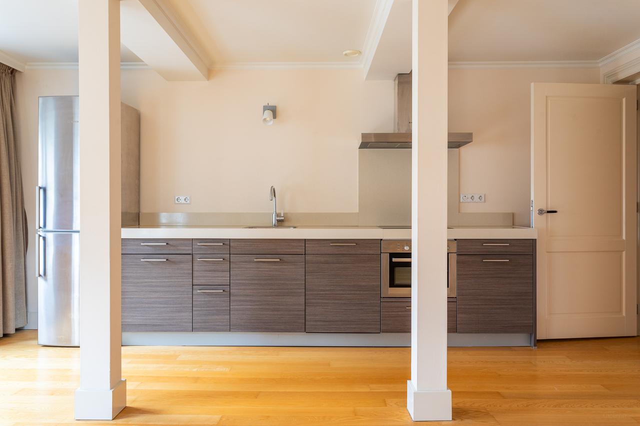 Live Next to Noordeinde Palace with Elevator - Image 7