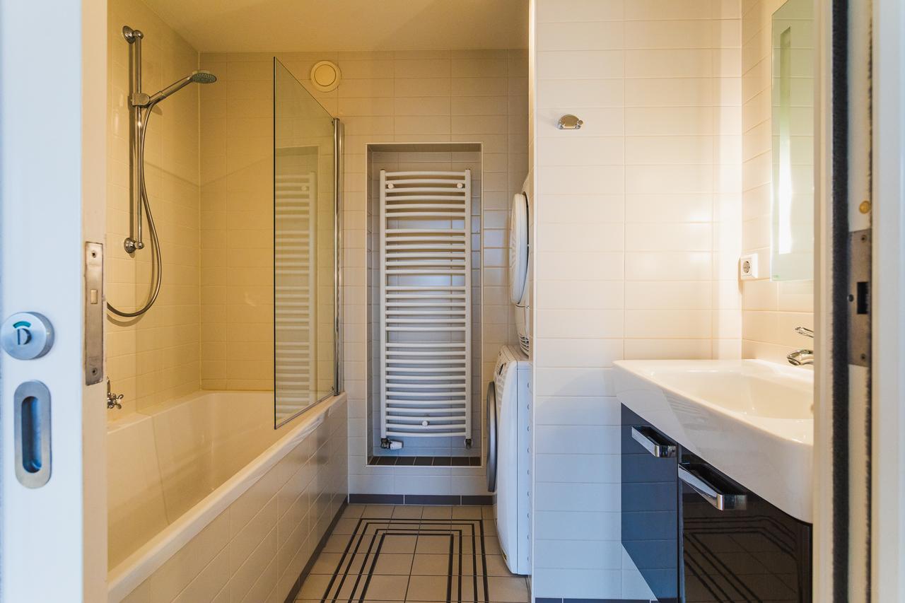 Live Next to Noordeinde Palace with Elevator - Image 16