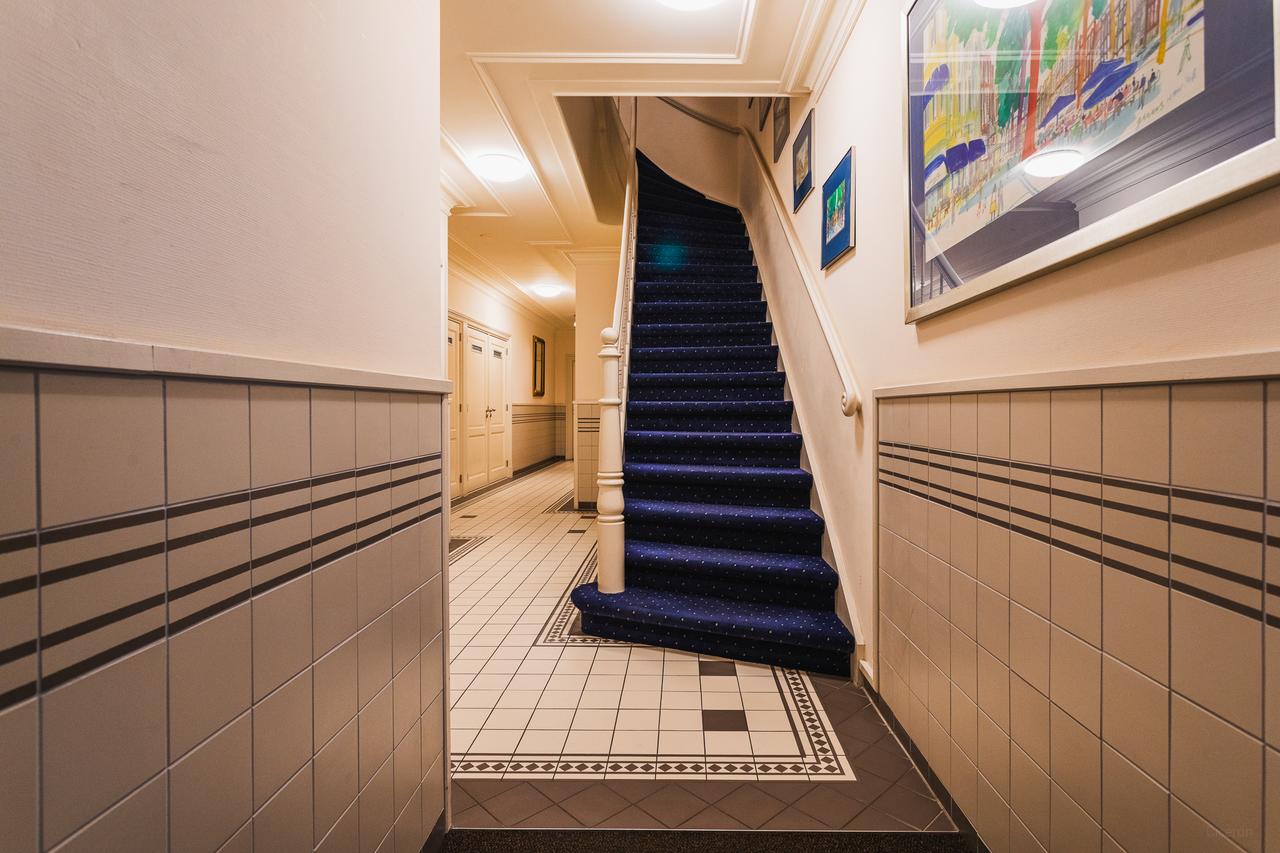 Live Next to Noordeinde Palace with Elevator - Image 20