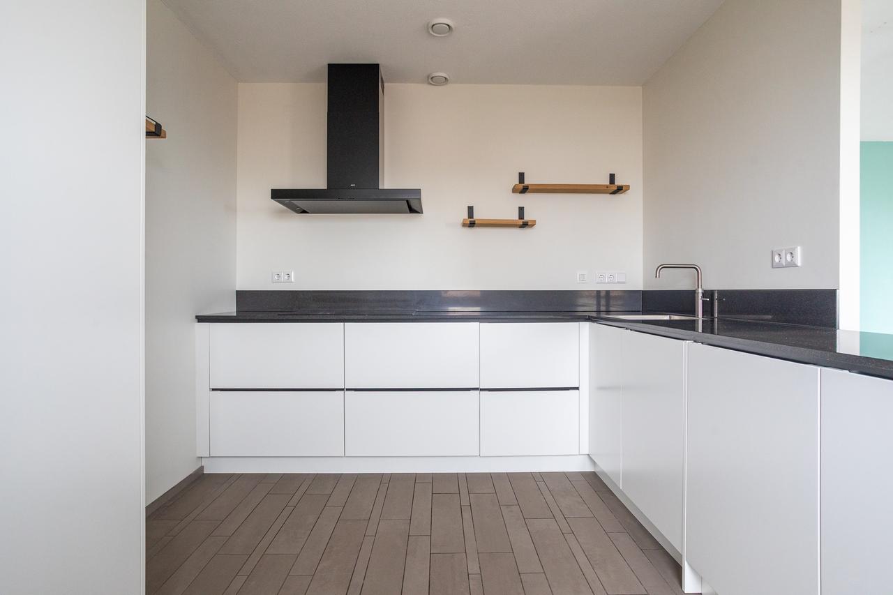 Bright Corner Apartment near Westduinpark - Image 8