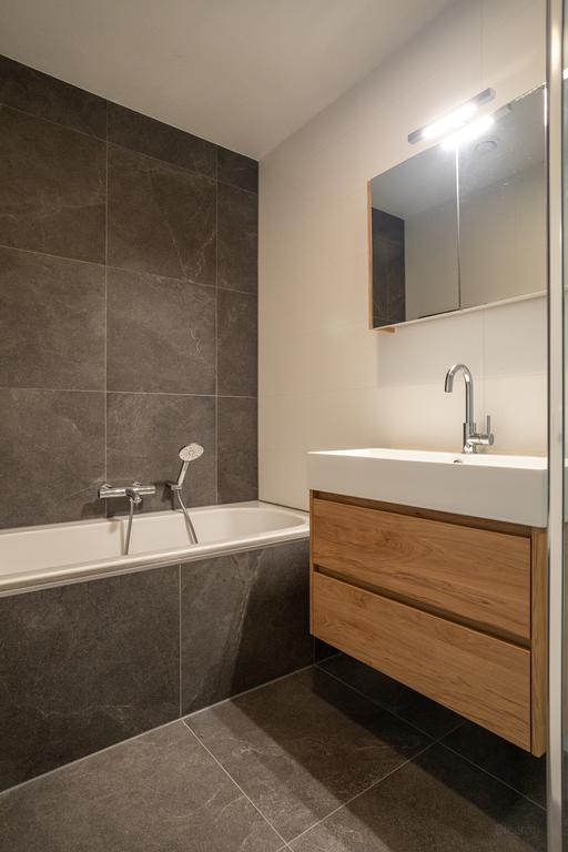 Bright Corner Apartment near Westduinpark - Image 22