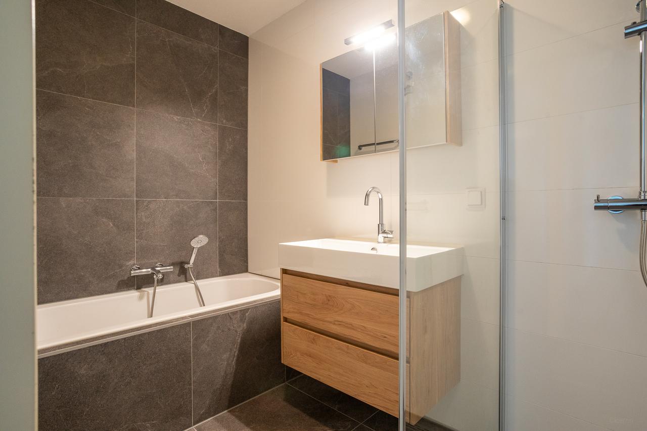 Bright Corner Apartment near Westduinpark - Image 24