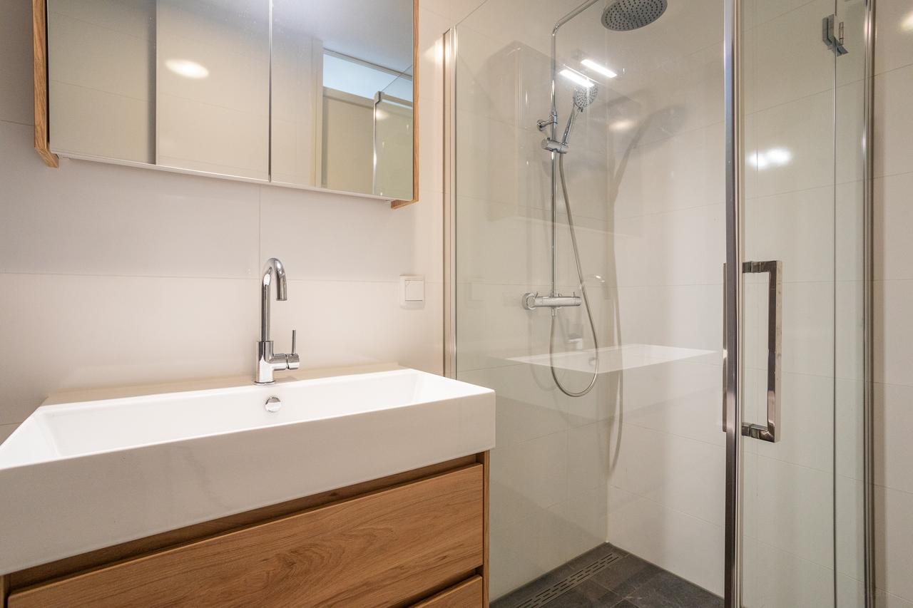 Bright Corner Apartment near Westduinpark - Image 25