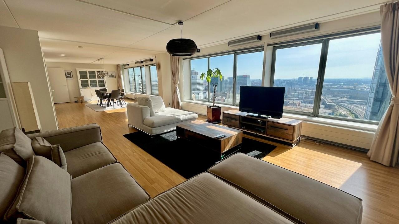 146 m² on 22nd floor near The Hague Central - Image 1