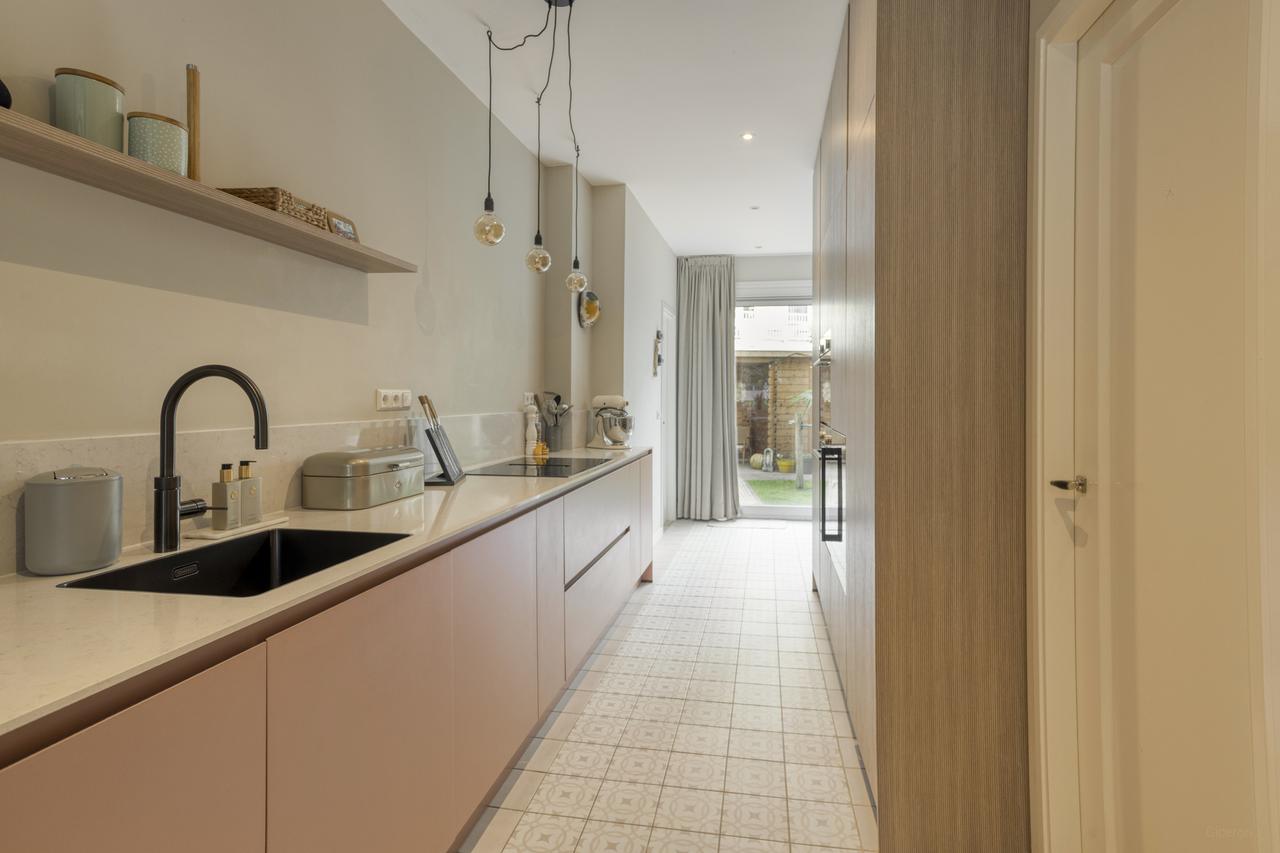 Gemeubileerd 4-slaapkamerappartement met tuin - Afbeelding 6