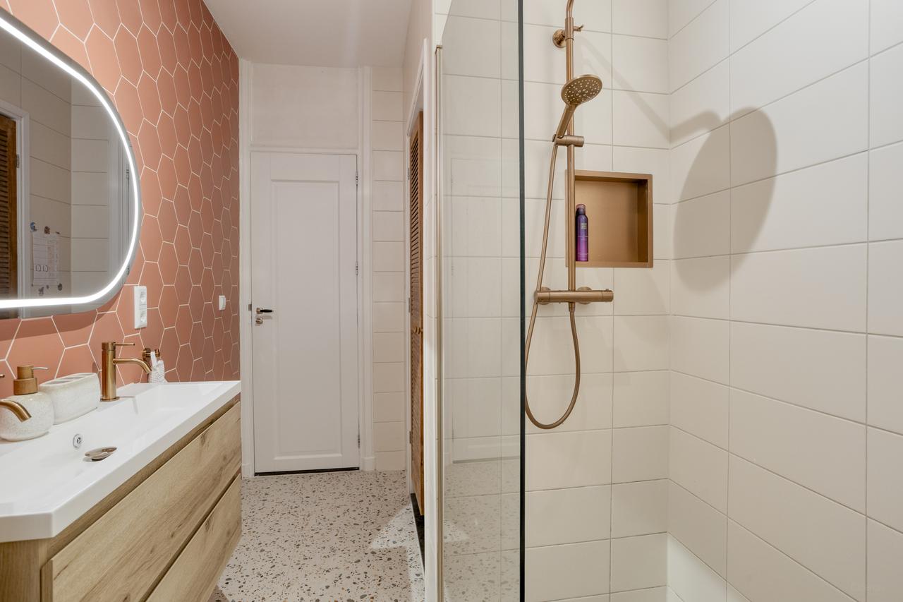Gemeubileerd 4-slaapkamerappartement met tuin - Afbeelding 17