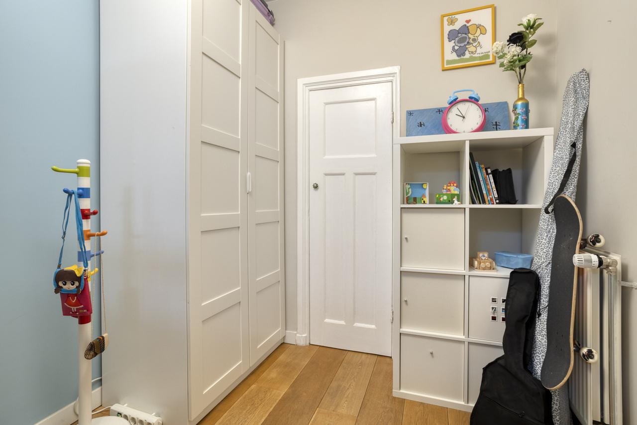 Gemeubileerd 4-slaapkamerappartement met tuin - Afbeelding 23