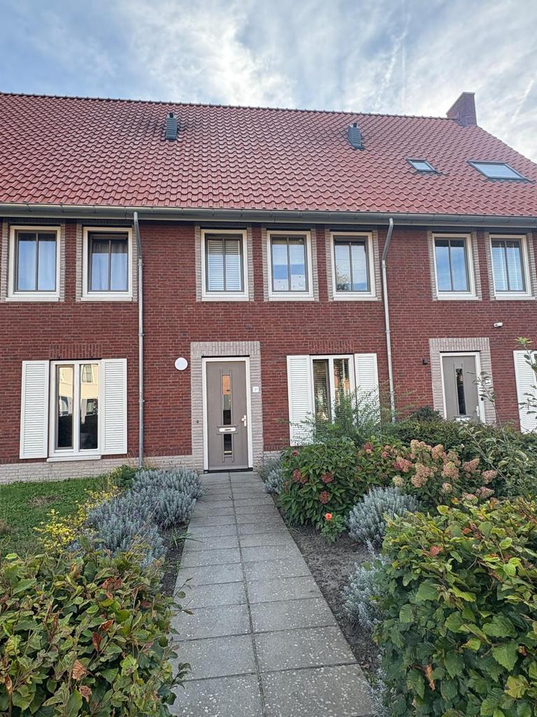 Eengezinswoning met 5 slaapkamers en tuin - Afbeelding 2