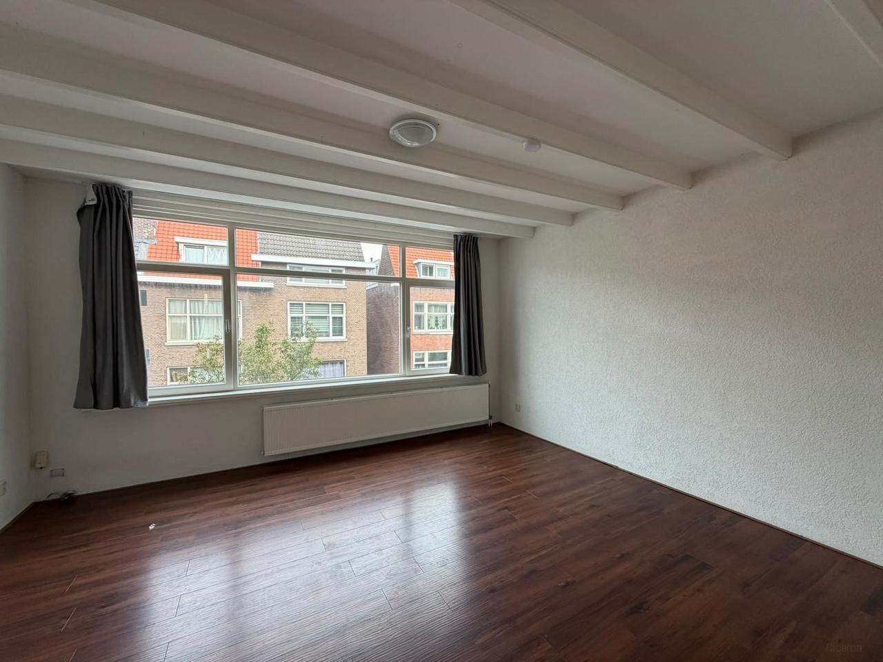 Three Rooms for Immediate Rent in Carnisse - Image 2