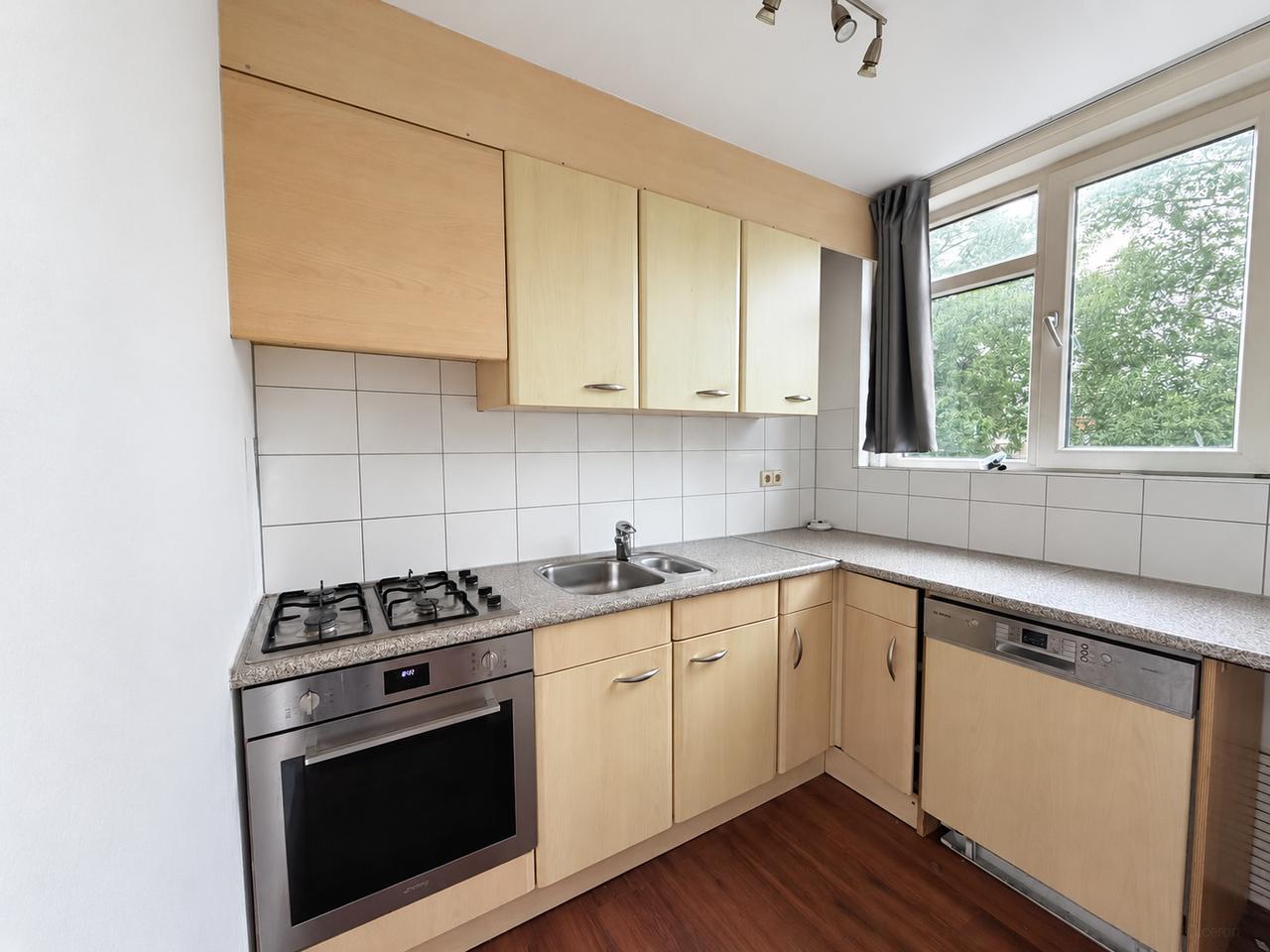 Three Rooms for Immediate Rent in Carnisse - Image 3