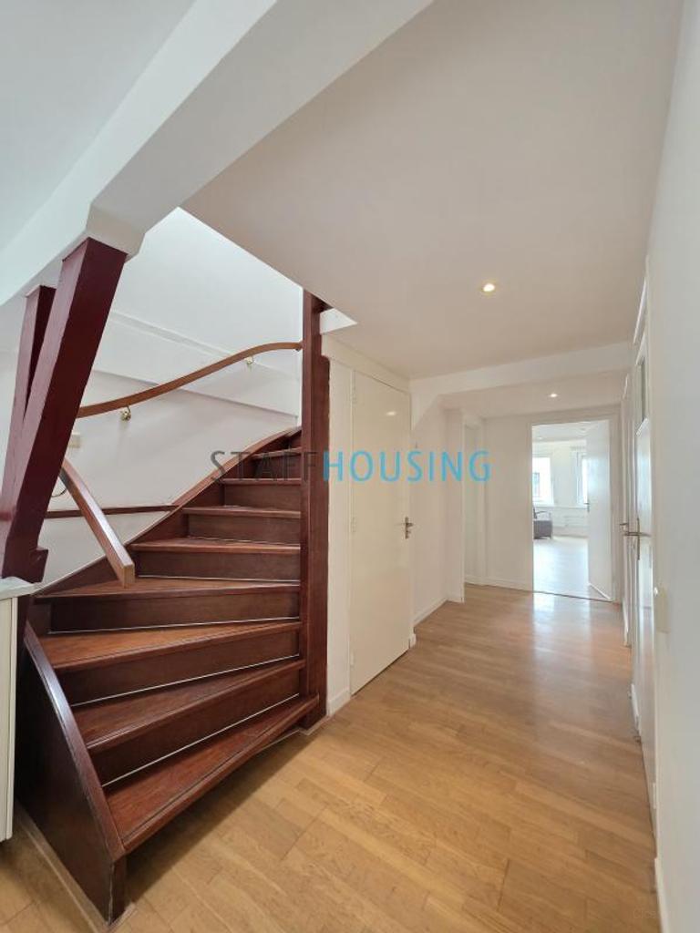 Gemeubileerd 5-slaapkamerappartement in Schiedam - Afbeelding 2