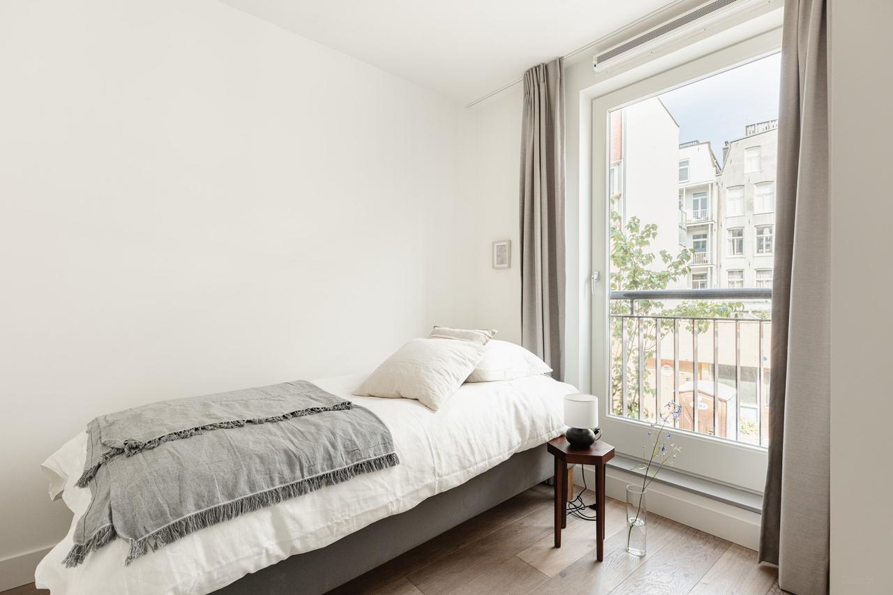 Gemeubileerd 3-kamerappartement in De Pijp - Afbeelding 12