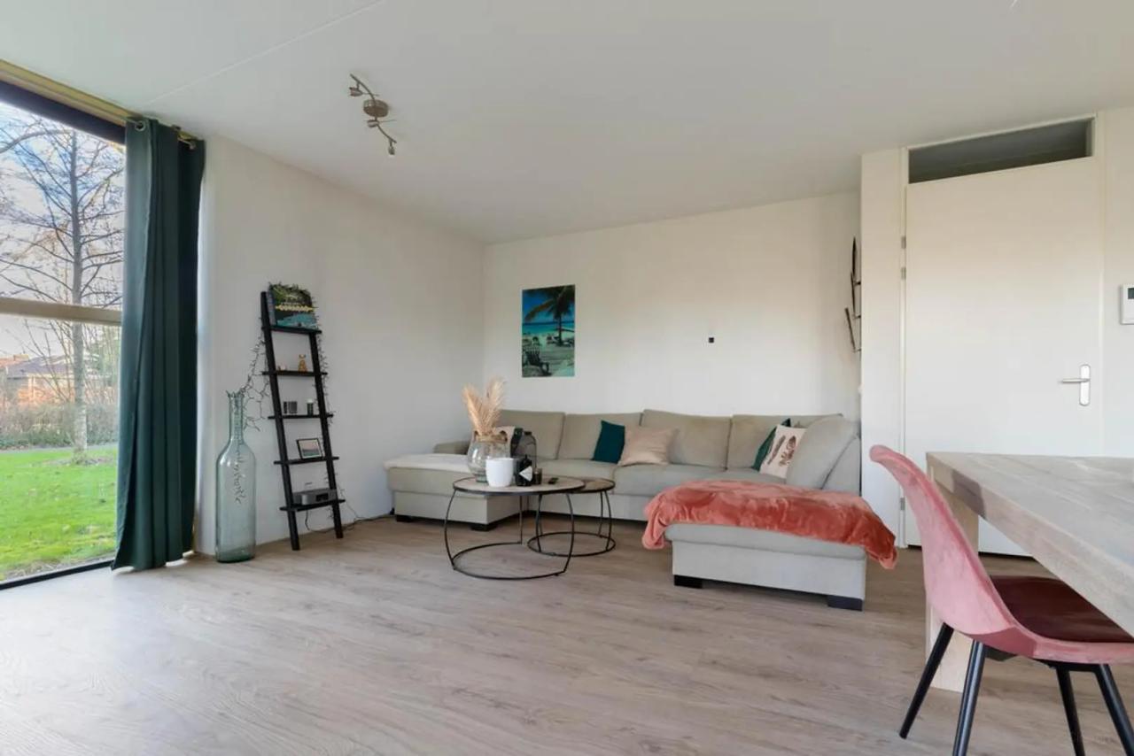 Apartment with Garden and Parking Space - Image 2