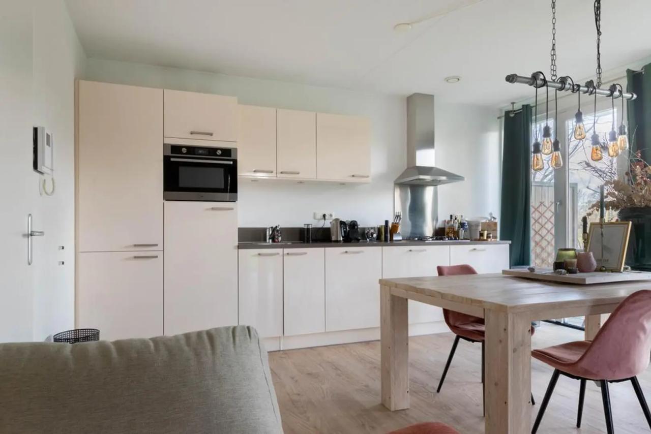 Apartment with Garden and Parking Space - Image 6