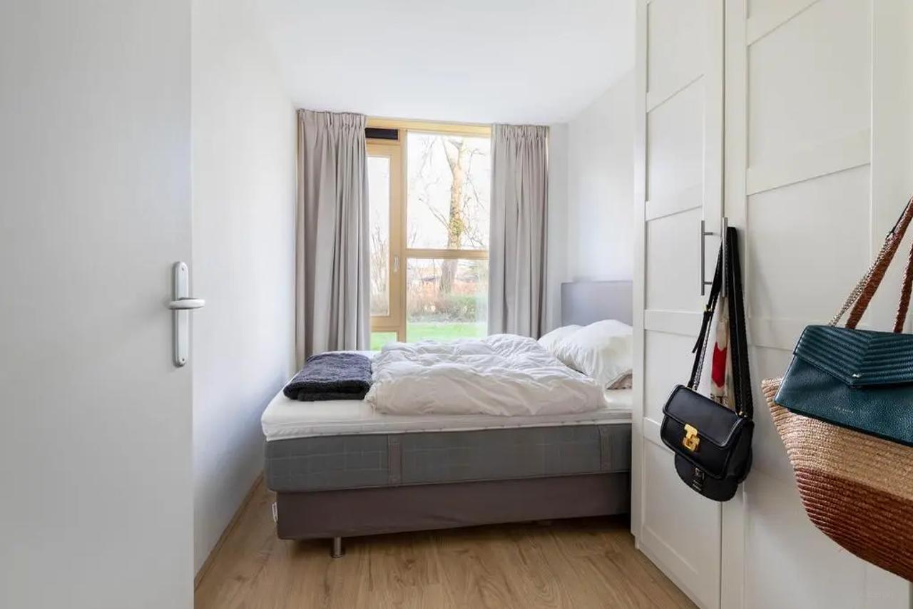 Apartment with Garden and Parking Space - Image 9