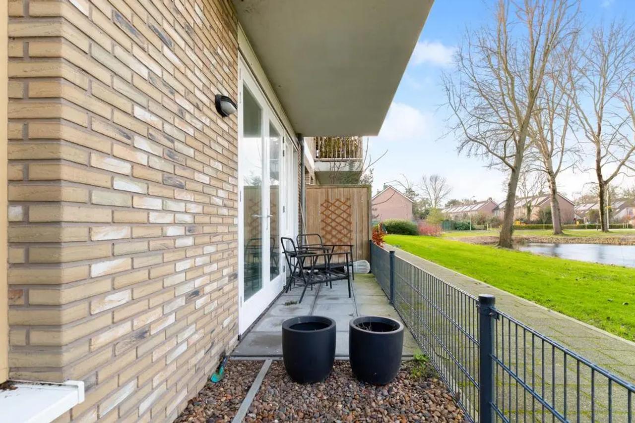 Apartment with Garden and Parking Space - Image 14