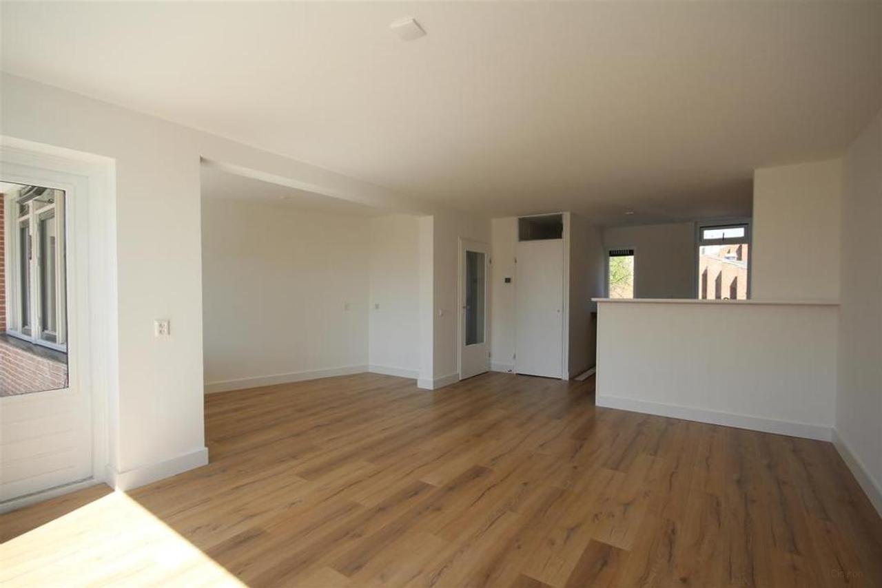 91 m² apartment with sunny balcony - Image 2