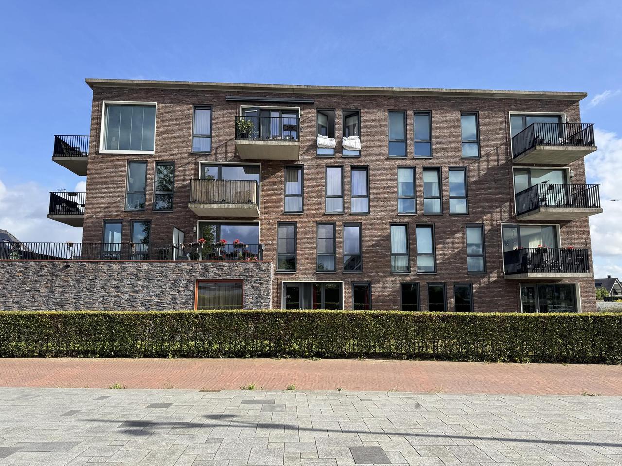A++ apartment with terrace and parking - Image 1