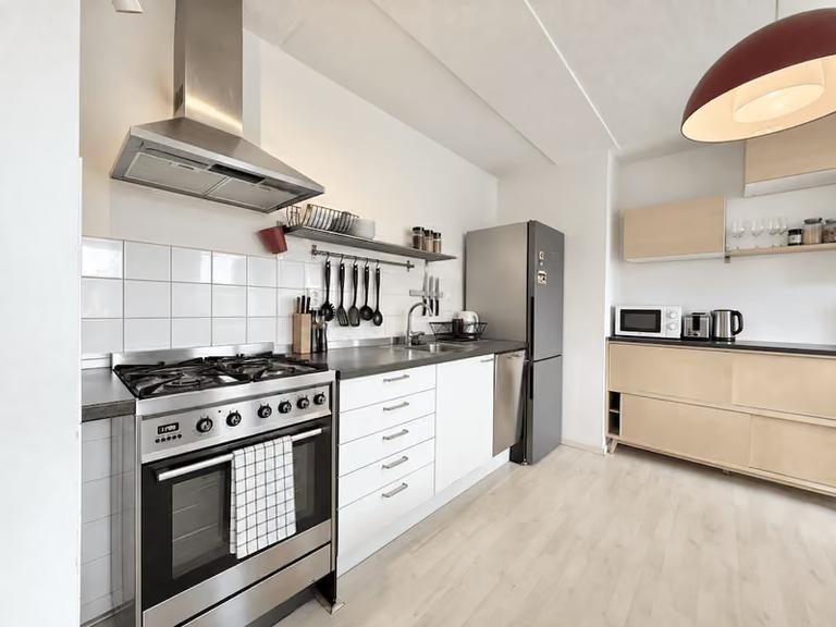 Gemeubileerd 3-kamerappartement met balkon - Afbeelding 4