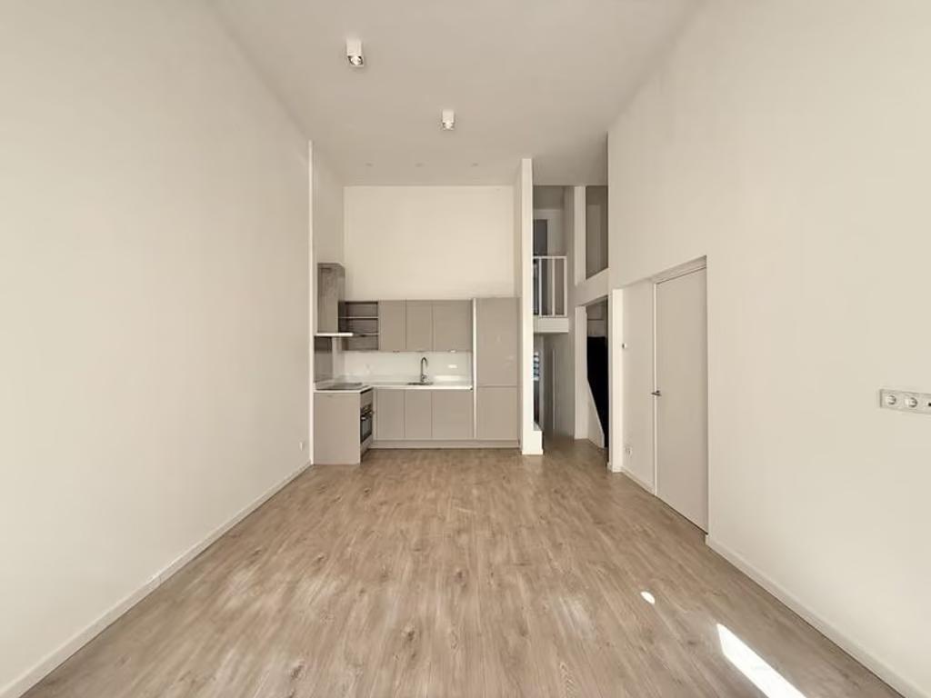 4-Bedroom Apartment with Garden in Kralingen - Image 1
