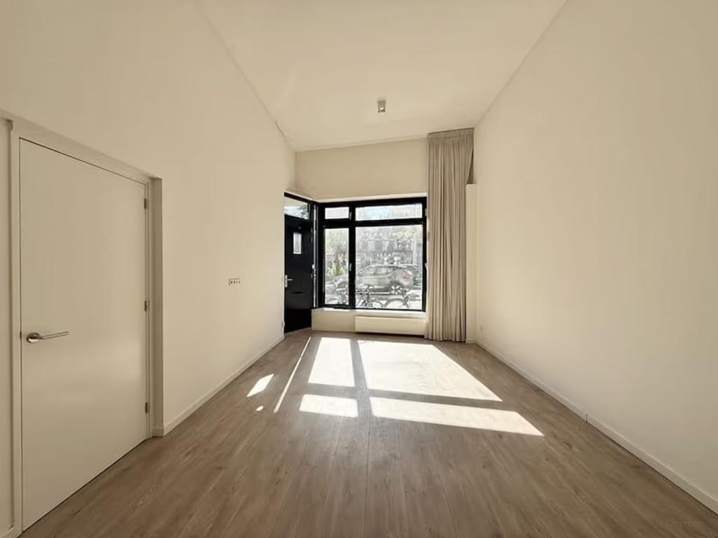 4-Bedroom Apartment with Garden in Kralingen - Image 2