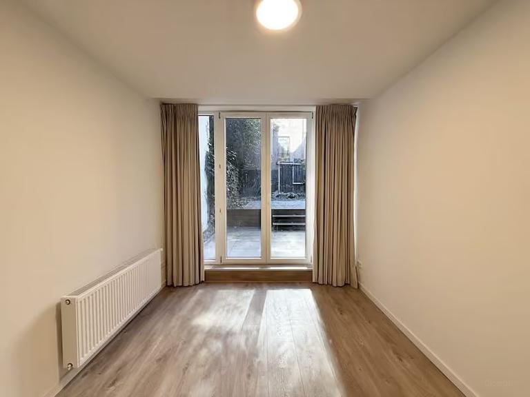 4-Bedroom Apartment with Garden in Kralingen - Image 6