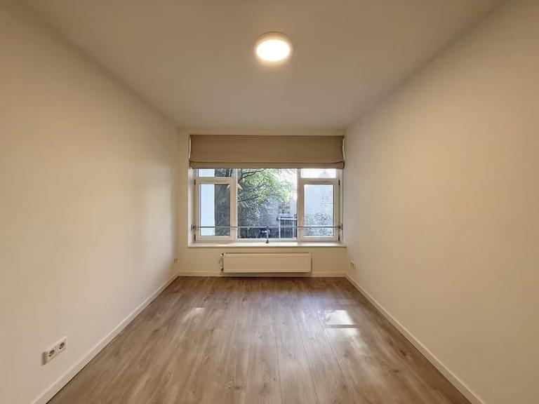 4-Bedroom Apartment with Garden in Kralingen - Image 10