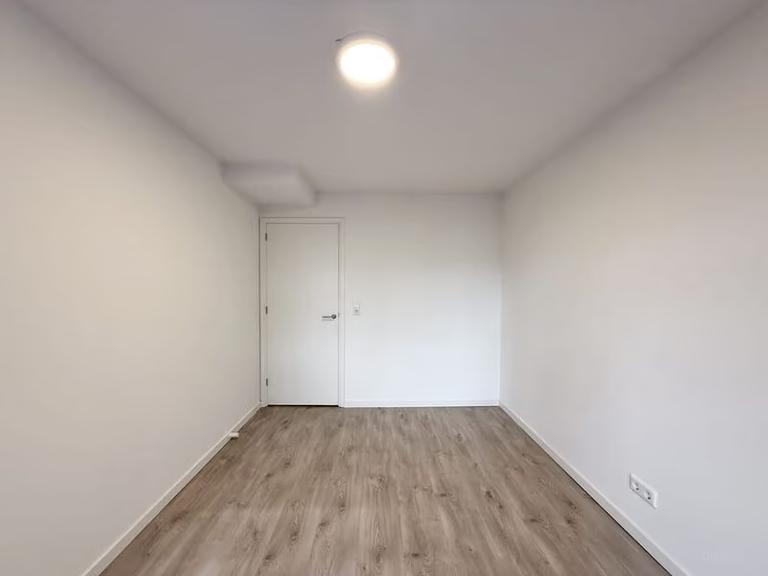 4-Bedroom Apartment with Garden in Kralingen - Image 11