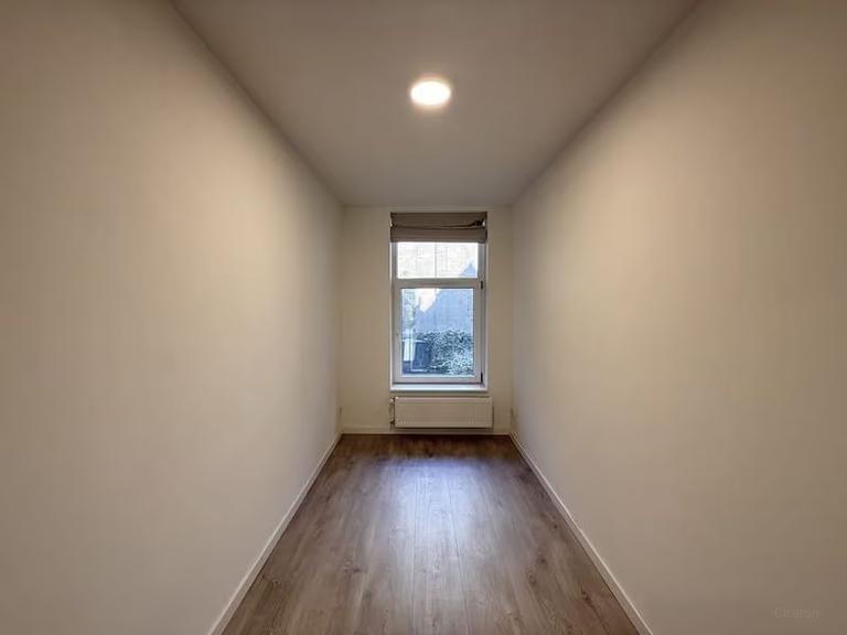 4-Bedroom Apartment with Garden in Kralingen - Image 12