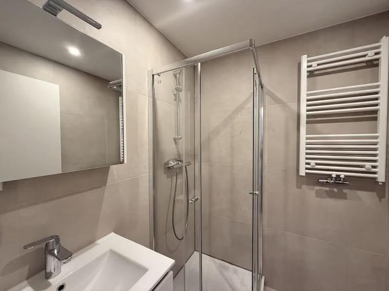 4-Bedroom Apartment with Garden in Kralingen - Image 15