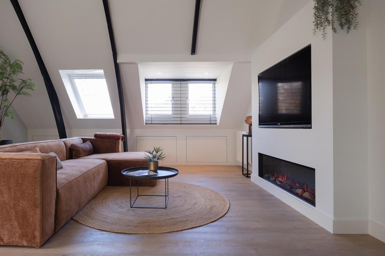 Furnished 2-bedroom apartment with garden - Image 8