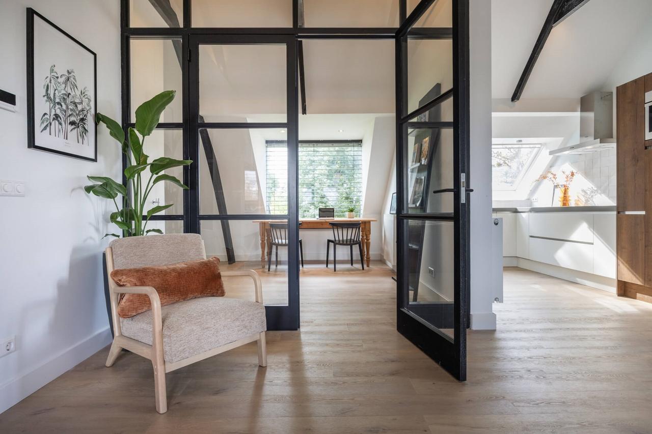 Furnished 2-bedroom apartment with garden - Image 10