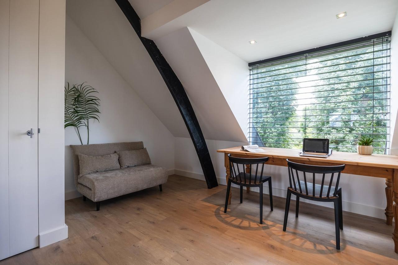 Furnished 2-bedroom apartment with garden - Image 12