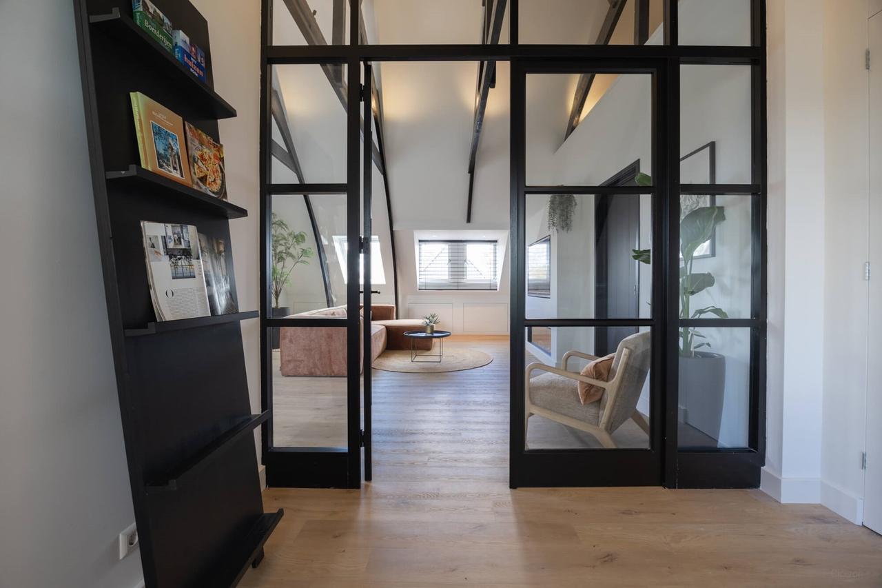 Furnished 2-bedroom apartment with garden - Image 13