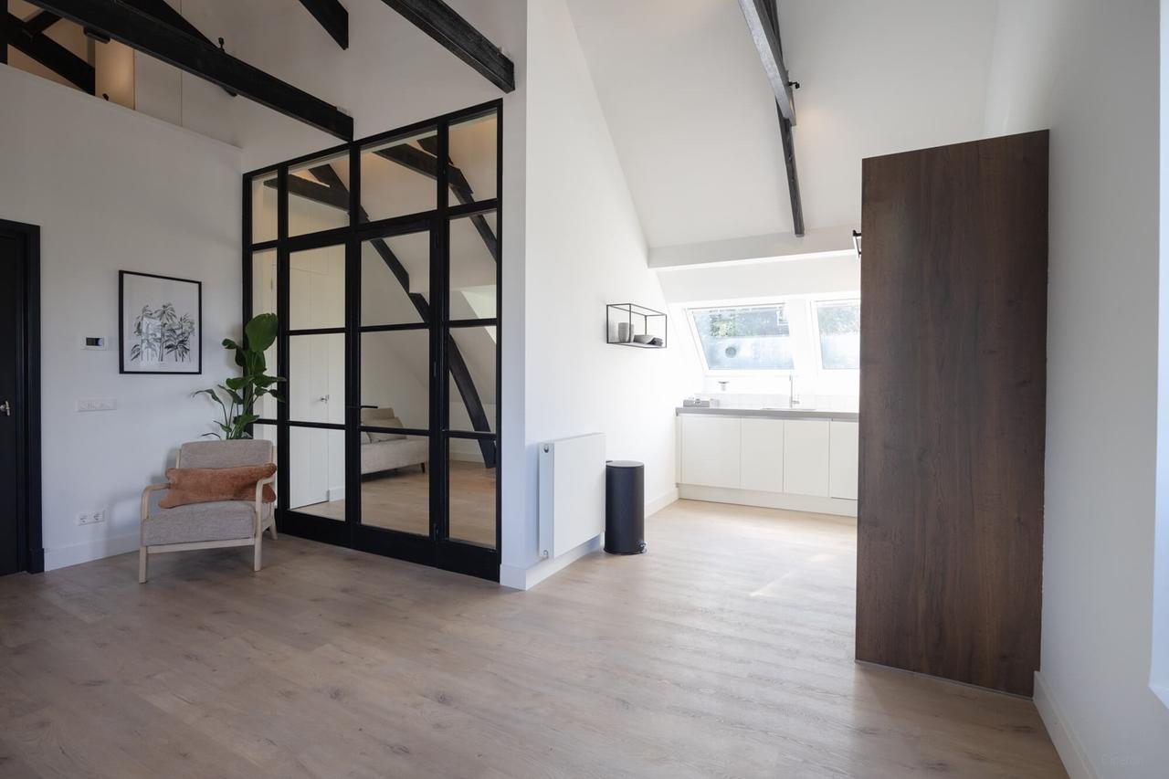 Furnished 2-bedroom apartment with garden - Image 14