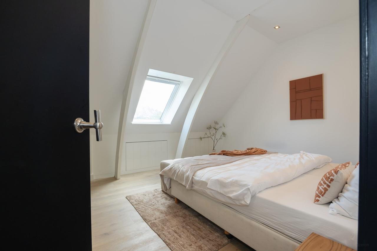 Furnished 2-bedroom apartment with garden - Image 20