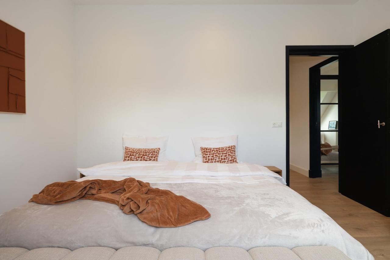 Furnished 2-bedroom apartment with garden - Image 23