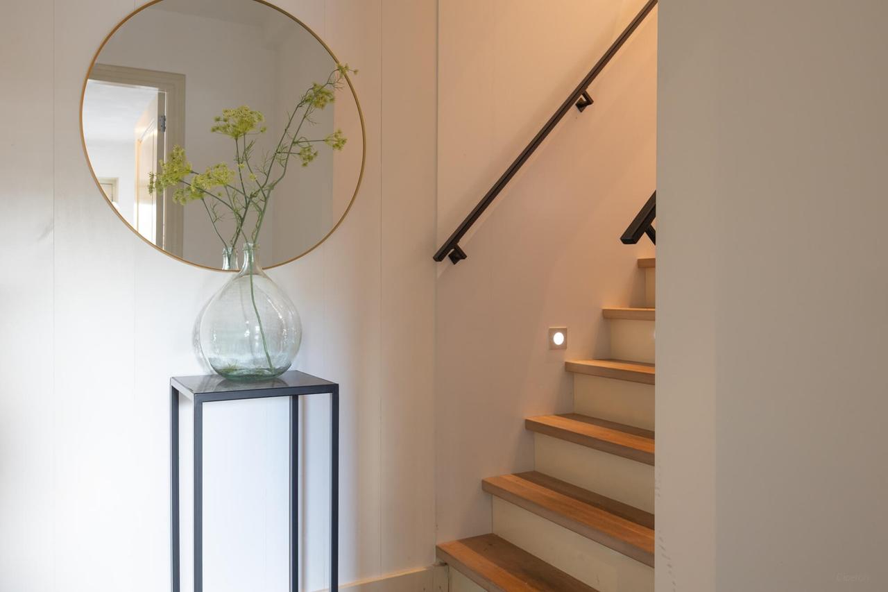 Furnished 2-bedroom apartment with garden - Image 32