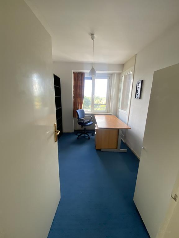 Unobstructed views from the 8th floor - Image 8