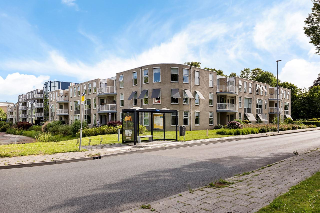 Apartment with Balcony and Energy Rating A - Image 2
