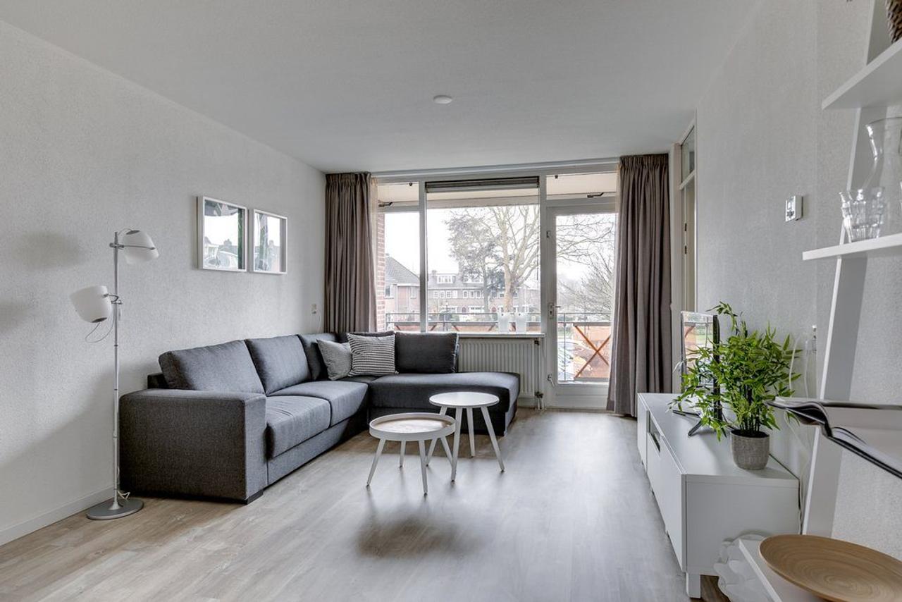 Gemeubileerd 3-kamerappartement met parkeerplek - Afbeelding 2