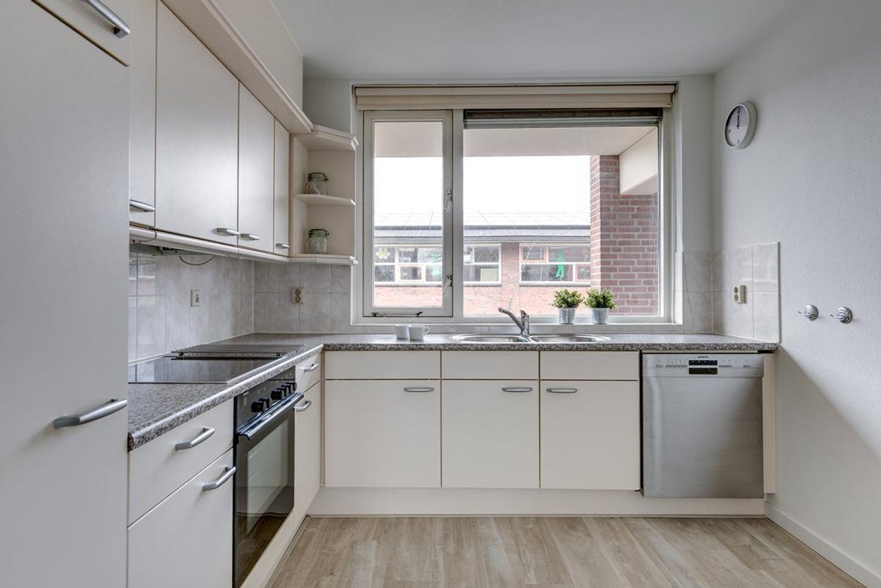 Gemeubileerd 3-kamerappartement met parkeerplek - Afbeelding 5
