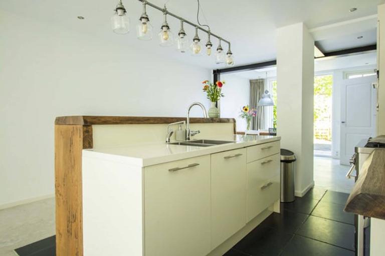 Ground-Floor Apartment with Garden in De Pijp - Image 7