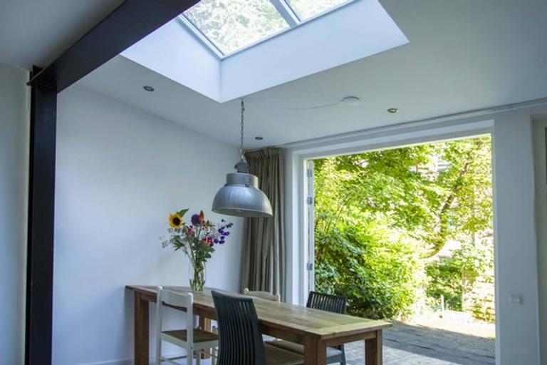 Ground-Floor Apartment with Garden in De Pijp - Image 14