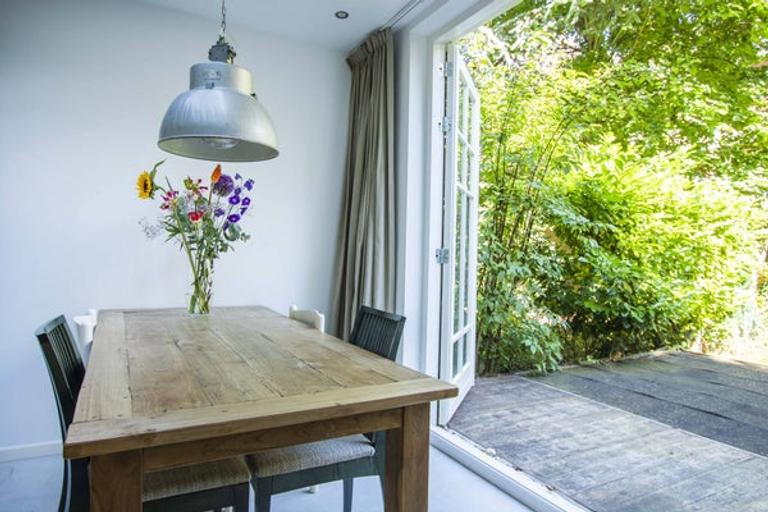 Ground-Floor Apartment with Garden in De Pijp - Image 15